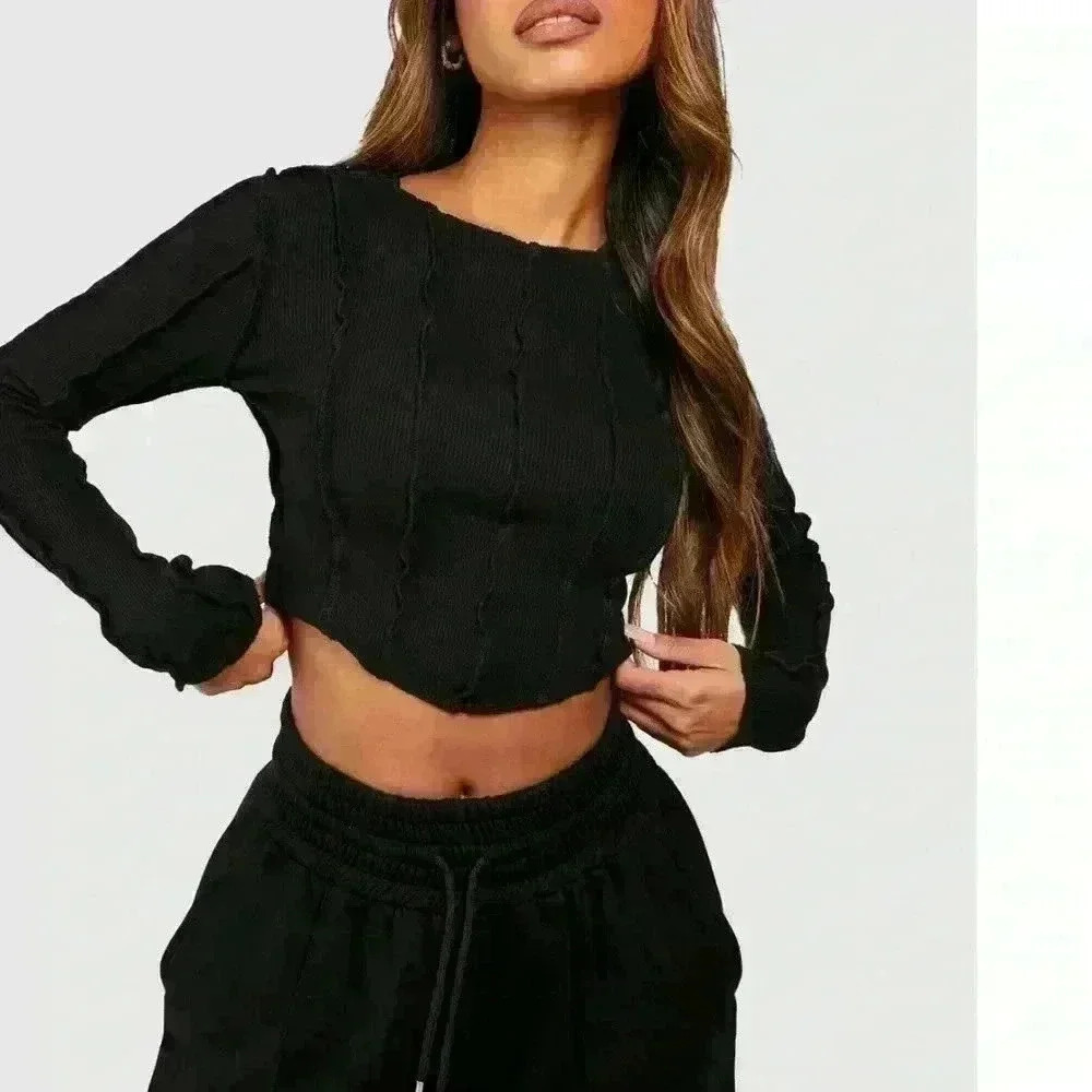 NWT BOOHOO EXPOSED SEAM RIBBED LONG SLEEVE CROP TOP